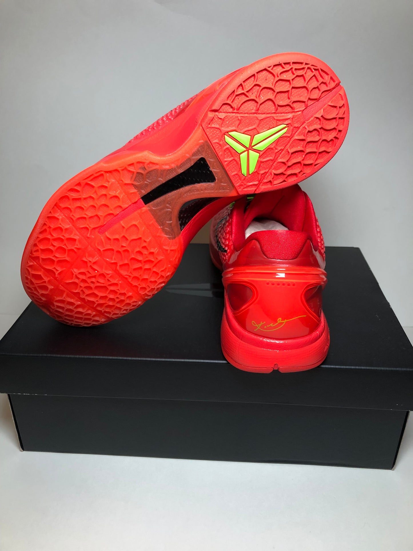 Kobe reverse grinch size 11 men’s worn once