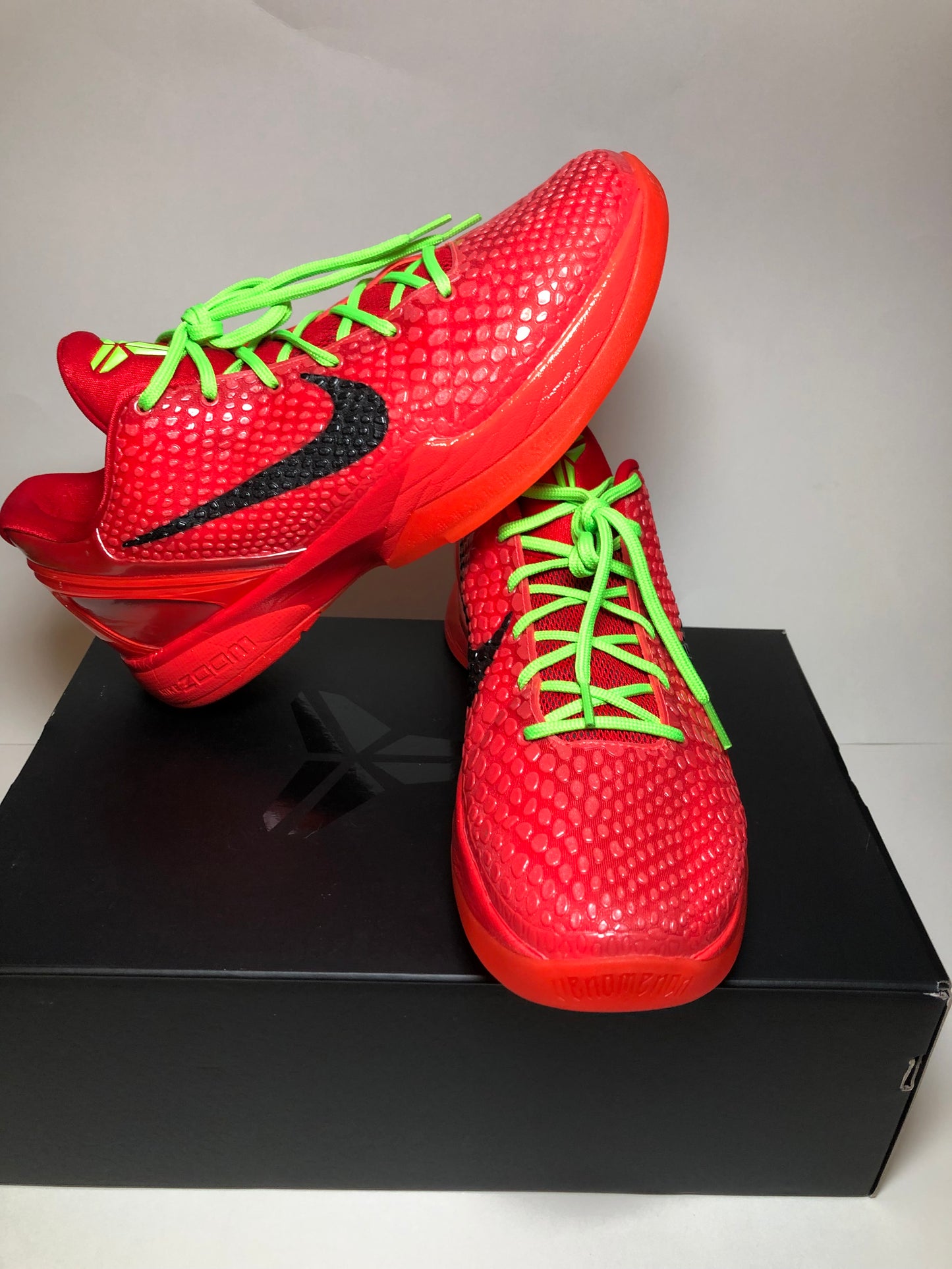 Kobe reverse grinch size 11 men’s worn once